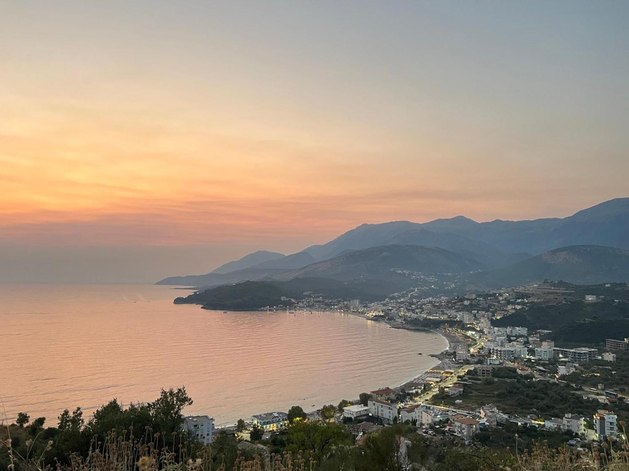 Vila Llaka ヒマラ エクステリア 写真